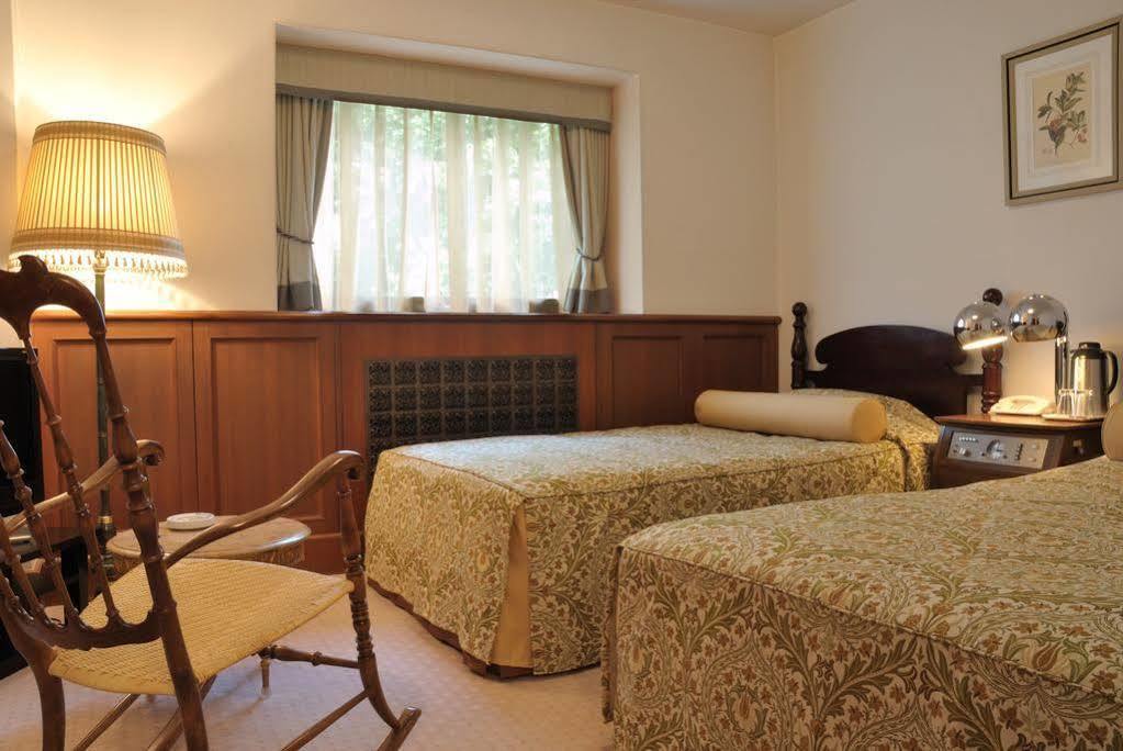 Hilltop Hotel Tōkyō Extérieur photo